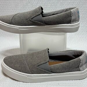 Toms women  Slip-On Loafers in Gray with White Sole